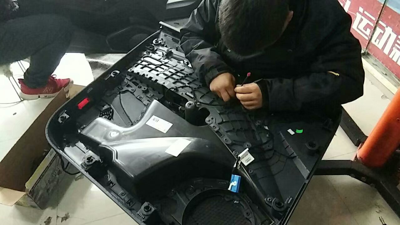 Q5舒适进入和32色氛围灯