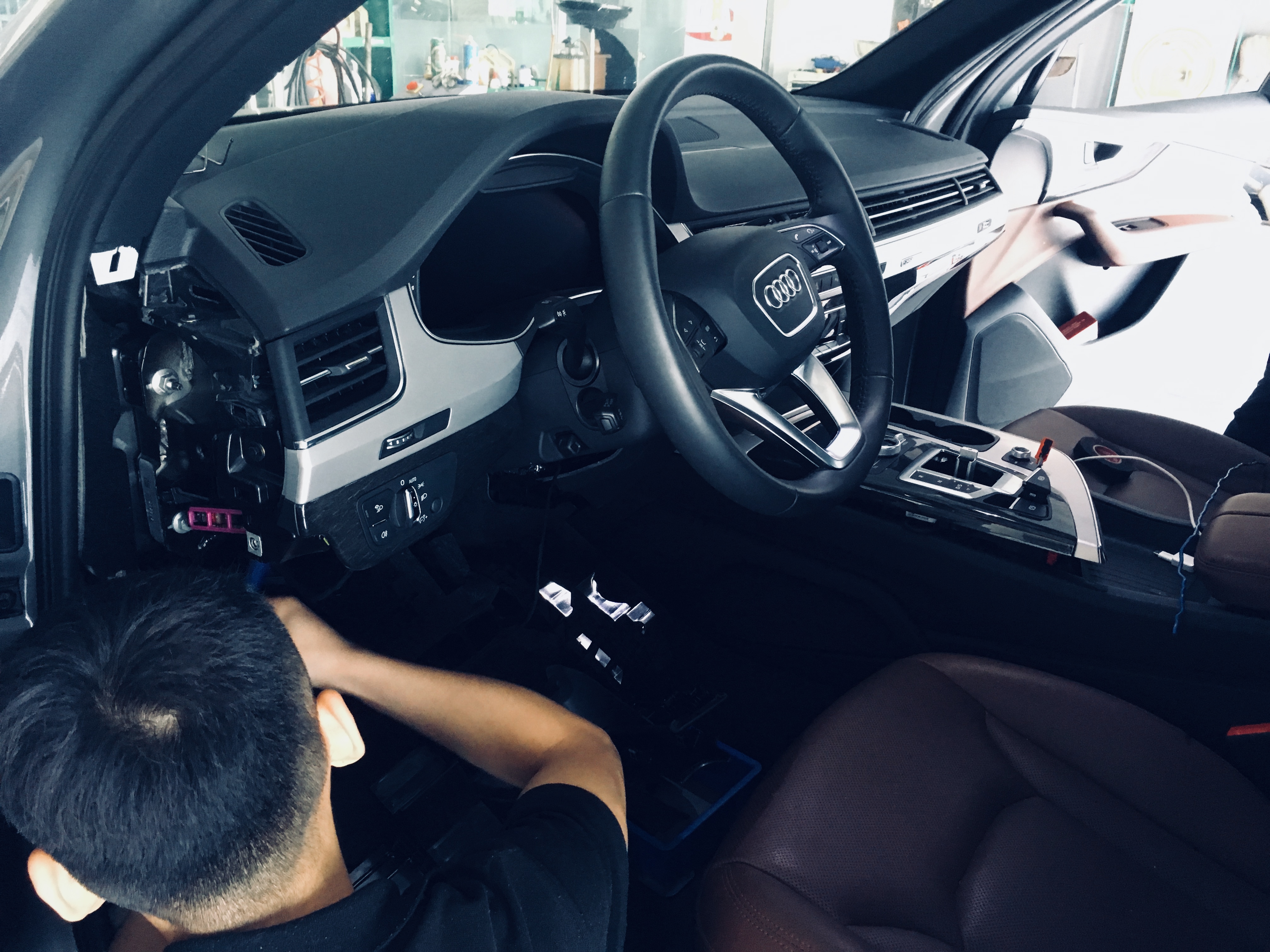 Q7自动驻车