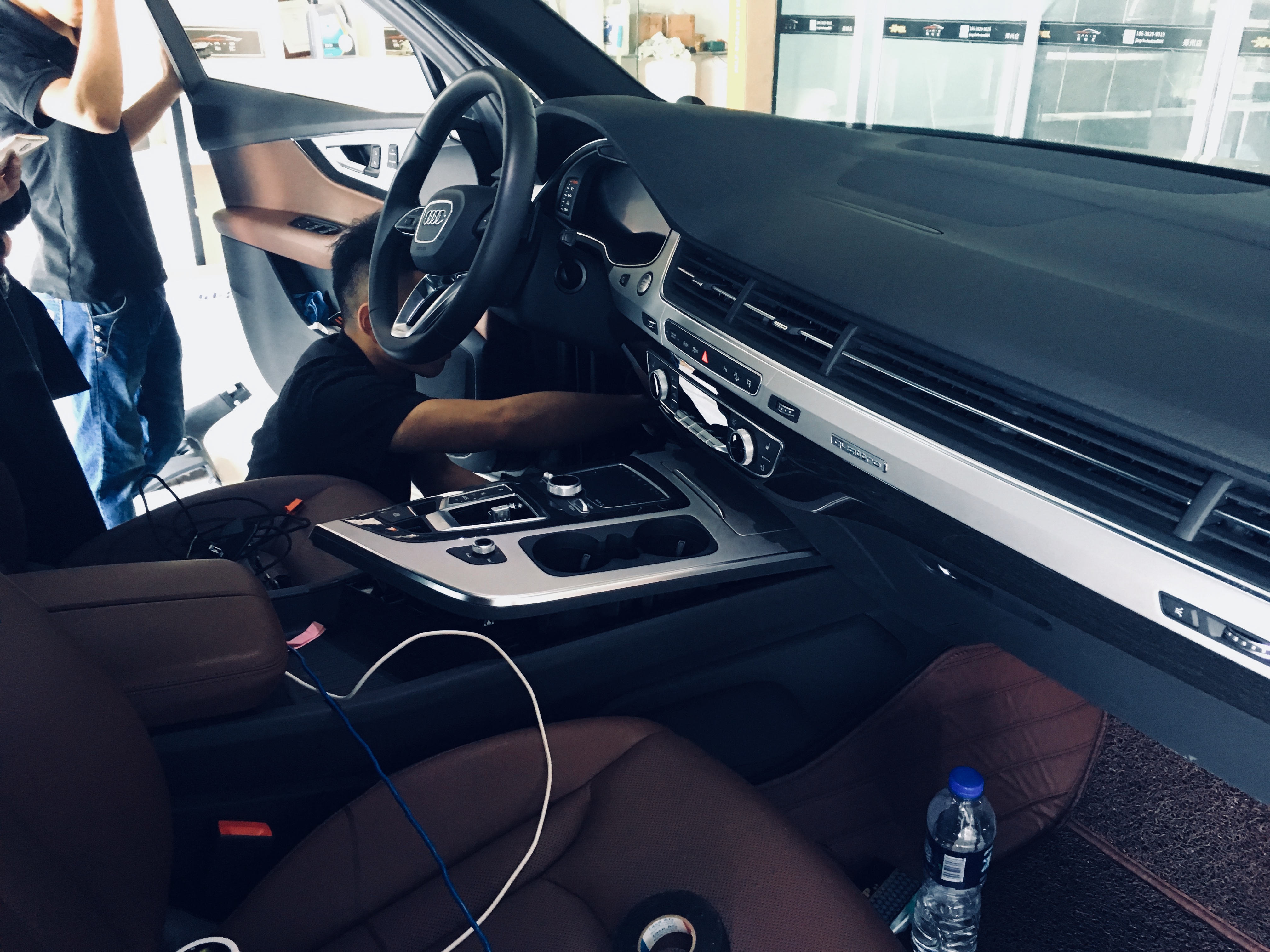 Q7自动驻车